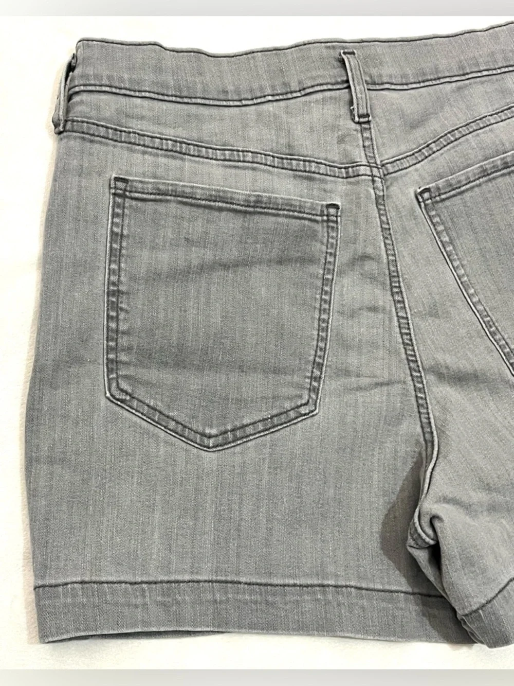Banana Republic Women’s Light Gray Denim Shorts Plus Size 14